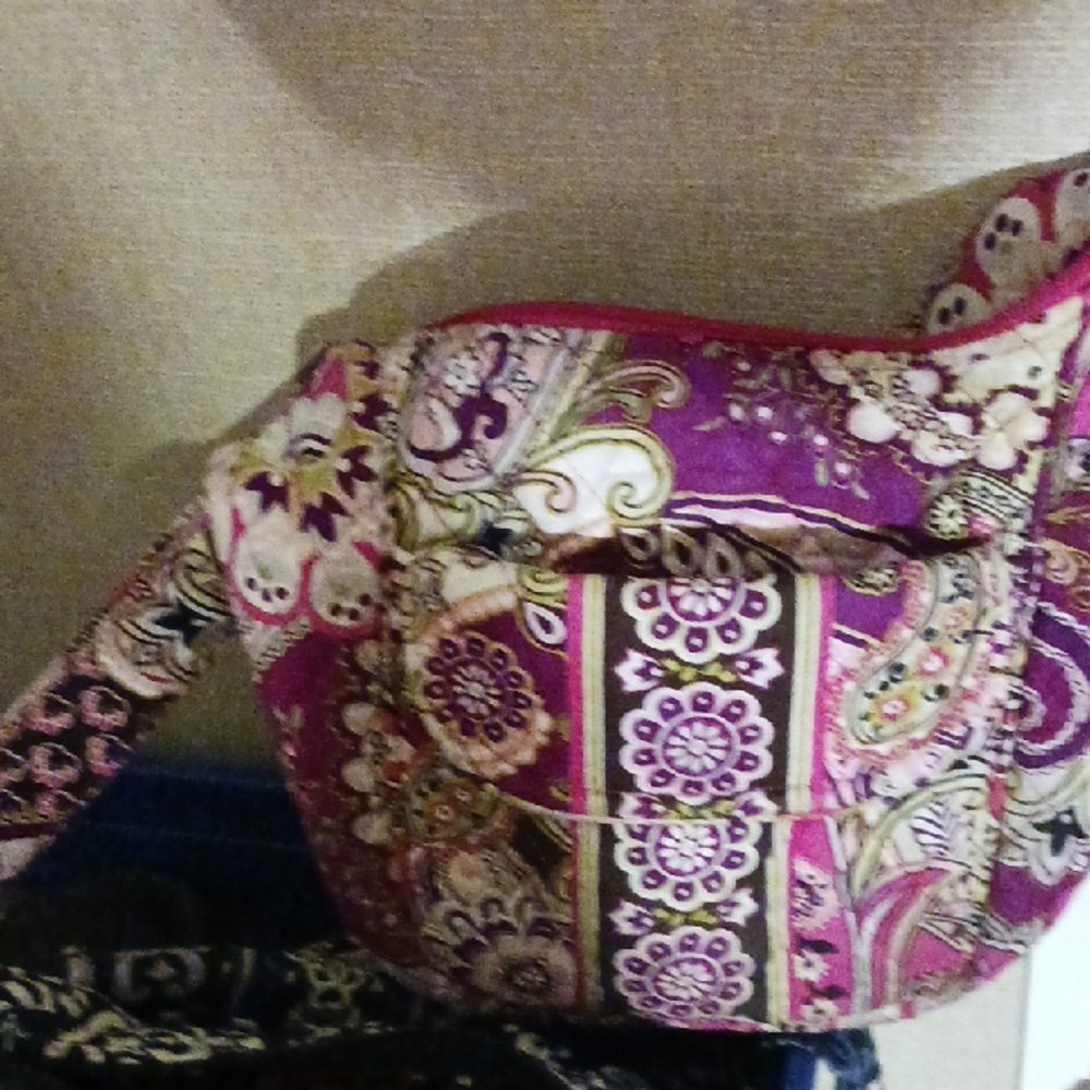 Elegant Floral Crossbody Bag in Pink